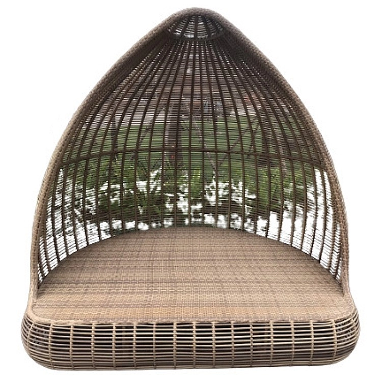 meo giu ban ghe ngoai troi lau hu 1 45612