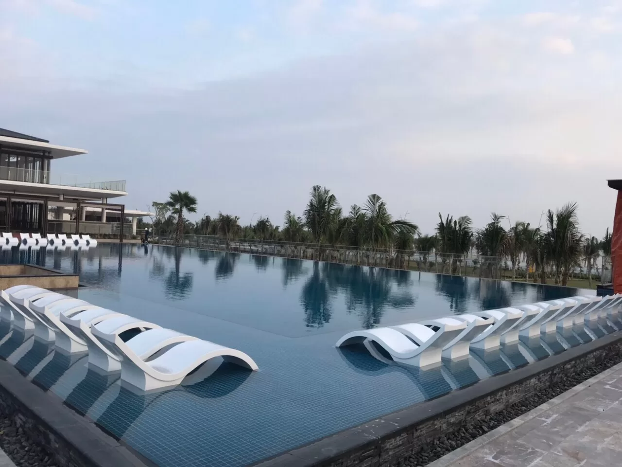 sunwold hạ long - Shomes – Đối tác cung cấp ngoại thất hồ bơi cho Sun World Hạ Long