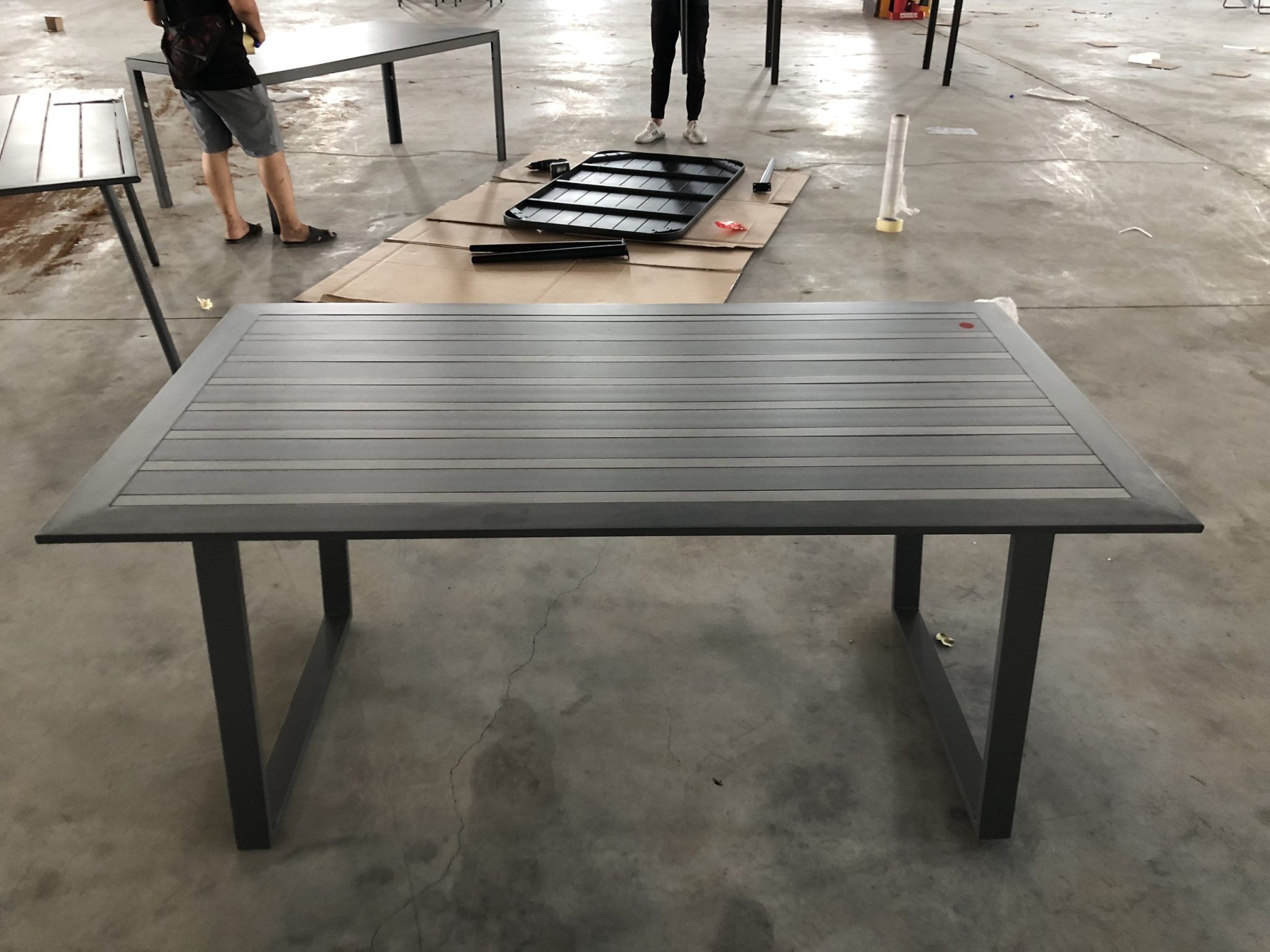 Bàn Đơn Nhôm Đúc B108 Chống Gỉ - Nội Thất Hiện Đại Cao Cấp Shomes Bàn đơn nhôm đúc B108 chống gỉ kiểu dáng hiện đại