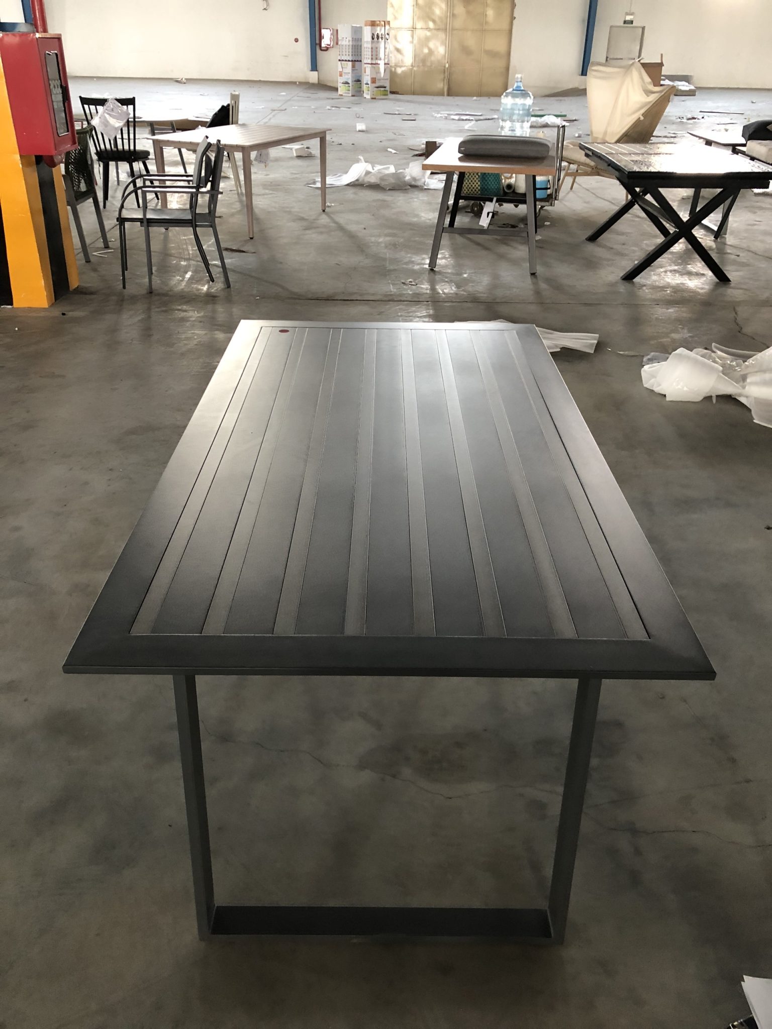 Bàn Đơn Nhôm Đúc B108 Chống Gỉ - Nội Thất Hiện Đại Cao Cấp Shomes Bàn đơn nhôm đúc B108 chống gỉ kiểu dáng hiện đại