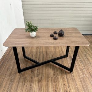 Bộ bàn ăn 1m4 gỗ Plywood và 4 ghế nệm xanh - hình 1