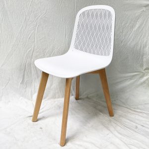 Bộ Bàn Tulip 80cm và 4 Ghế Nhựa Chân Gỗ C - hình 1