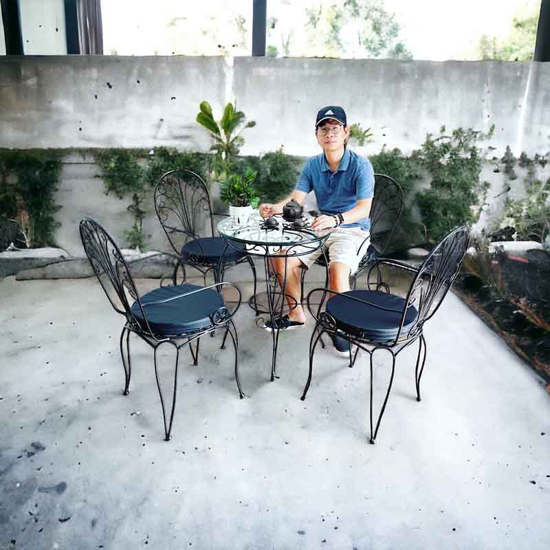 Bộ bàn và 4 ghế ngoài trời sắt hoa văn C Bộ bàn và 4 ghế ngoài trời sắt hoa văn C - hình 4