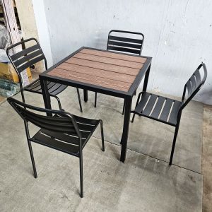 Combo bàn ngoài trời và 4 ghế sắt C - hình 1