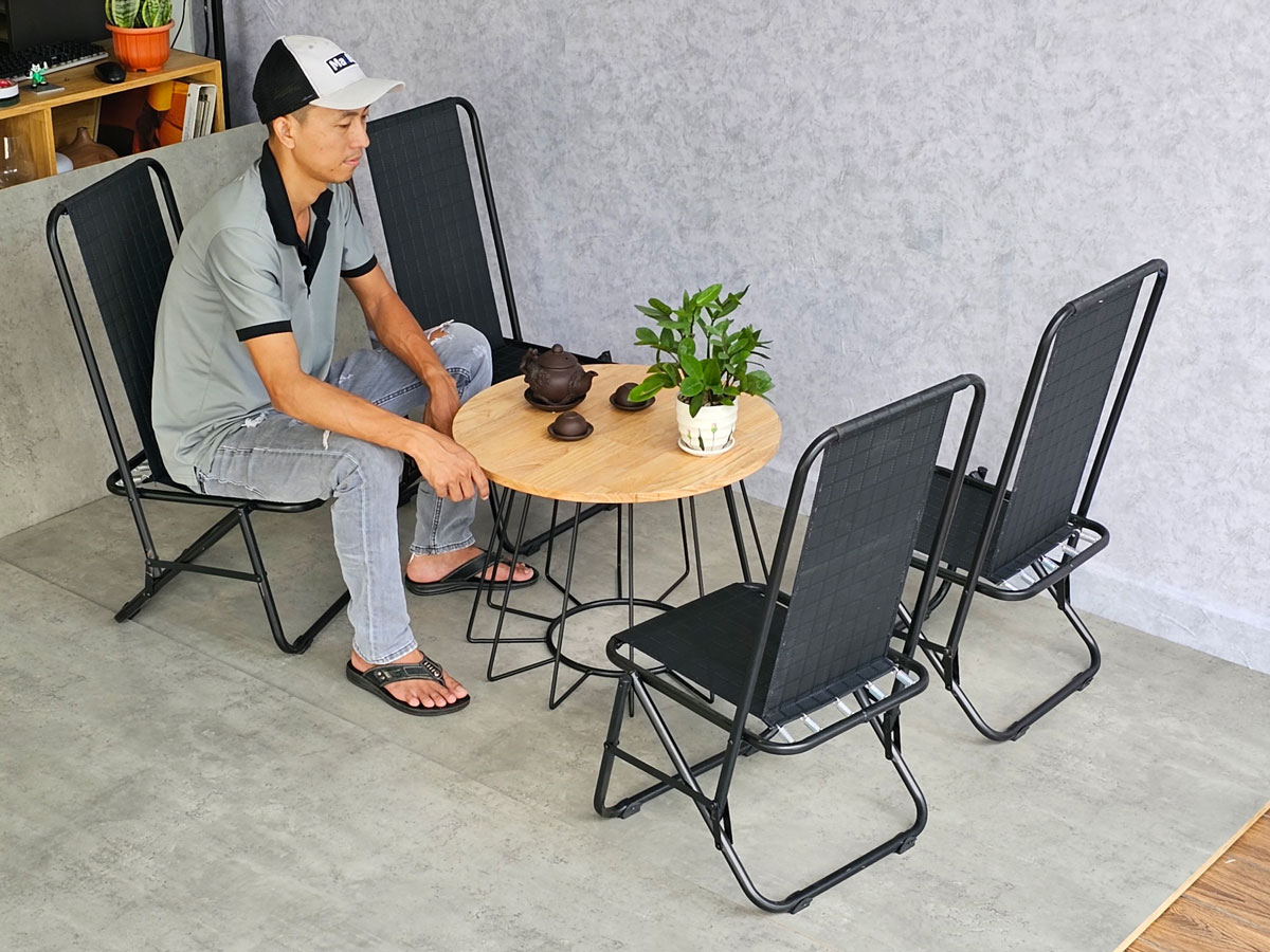 Combo bộ bàn cafe gỗ cao su và 4 ghế lưới xếp gọn C Combo bộ bàn cafe gỗ cao su và 4 ghế lưới xếp gọn C - hình 5