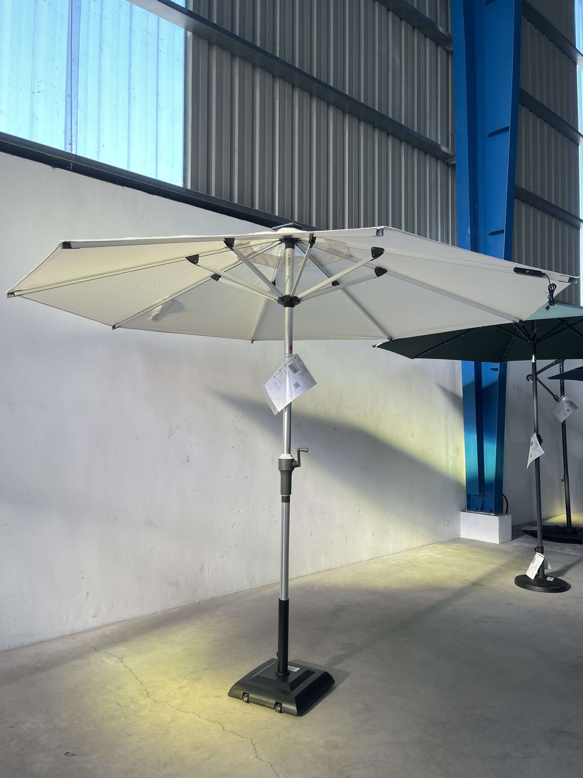 Dù ngoài trời vuông chống nắng UV – bền đẹp & hiện đại tại Shomes