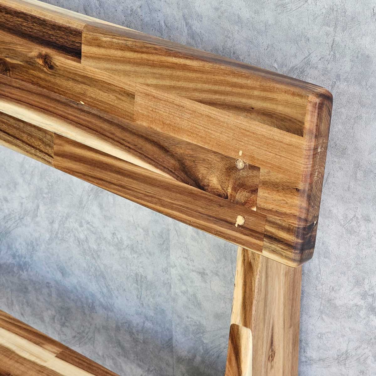 Ghế băng dài có tựa 120x40cm gỗ tràm Ghế băng dài có tựa 120x40cm gỗ tràm - hình 3