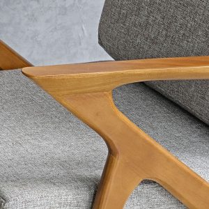 Ghế bành Z Armchair khung gỗ cao su lót nệm bọc vải bố - hình 1