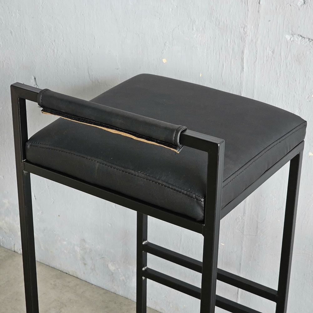 Ghế bar bọc nệm chân sắt Ghế bar bọc nệm chân sắt - hình 3