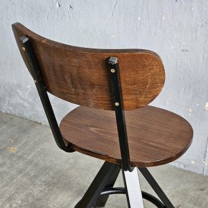 Ghế cafe gỗ chân sắt có lưng tựa GC - hình 1
