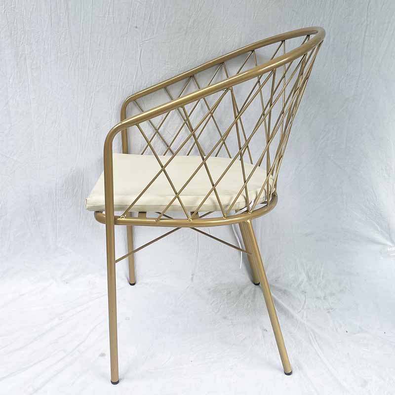 Ghế decor lưng tựa có nệm khung sắt sơn nhũ vàng Ghế decor lưng tựa có nệm khung sắt sơn nhũ vàng - hình 2