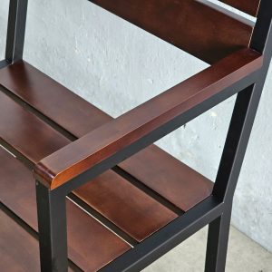 Ghế đơn có tay vịn gỗ cao su khung sắt - hình 1