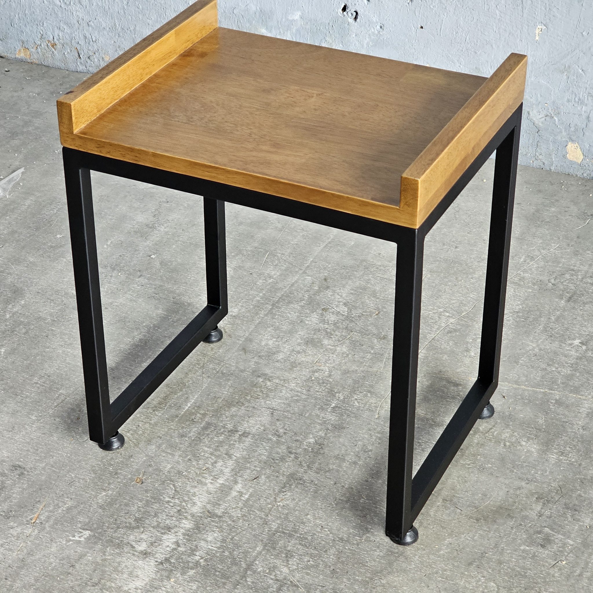 Kệ để lò vi sóng lò nướng mini 38x30x37 gỗ cao su Kệ để lò vi sóng lò nướng mini 38x30x37 gỗ cao su - hình 4
