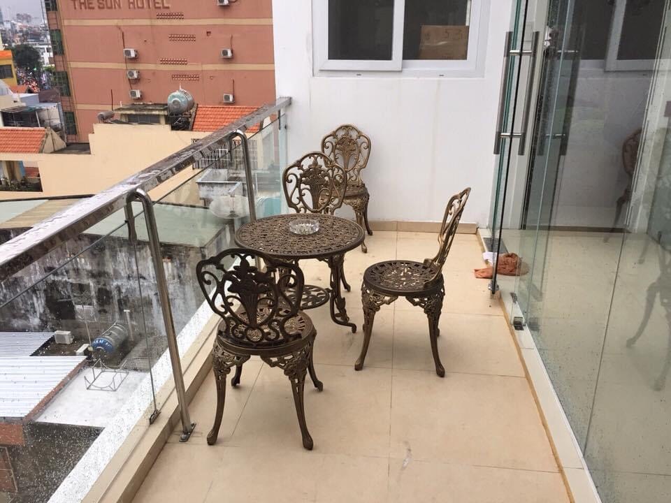 mẫu bàn ghế ngoài trời cho resort cao cấp