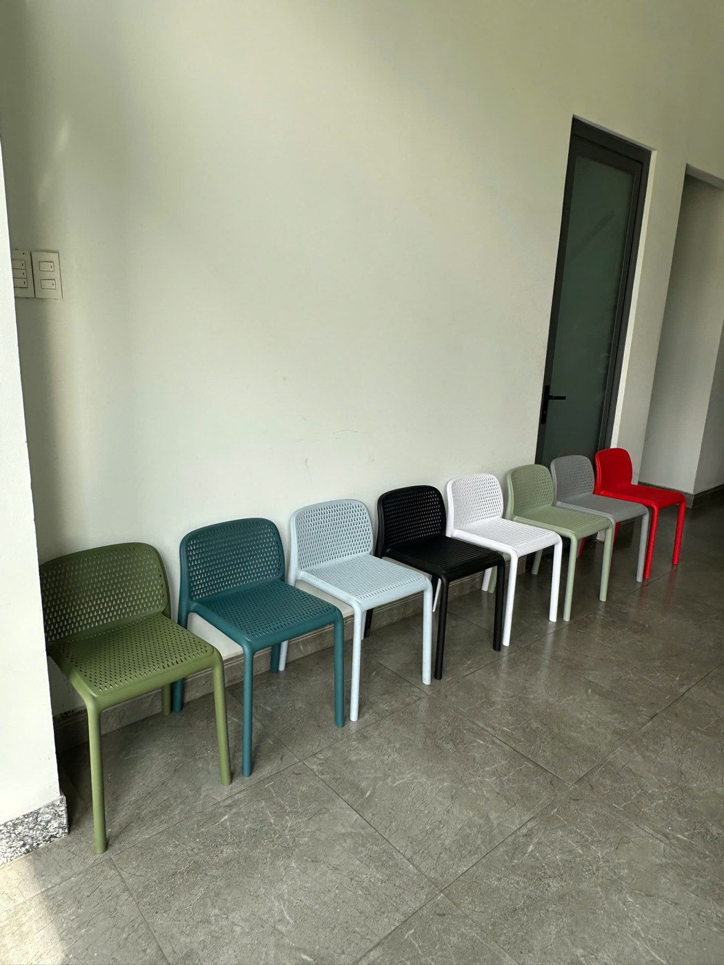 Nội thất ngoài trời khách sạn: Gợi ý bàn ghế theo từng khu vực boutique bàn ghế nhôm đúc sảnh vườn khách sạn boutique